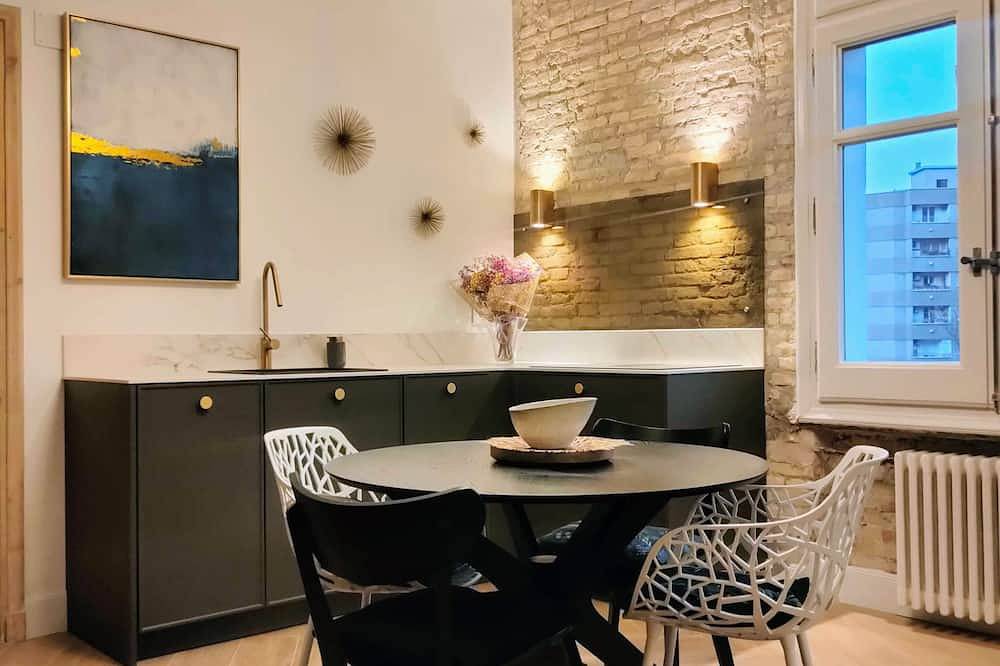 Ganze Wohnung, Stylish and centrally located studio in Gran Via with views and parking in Saragossa, Saragossa Provinz