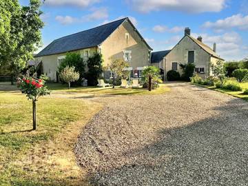 Gîte pour 3 personnes, avec terrasse à Saché