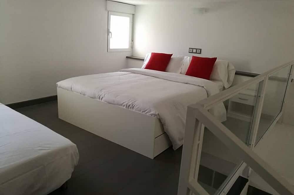 Entire apartment, Gredos Loft Apartment (with jacuzzi) in Arenas de San Pedro, Valle del Tiétar
