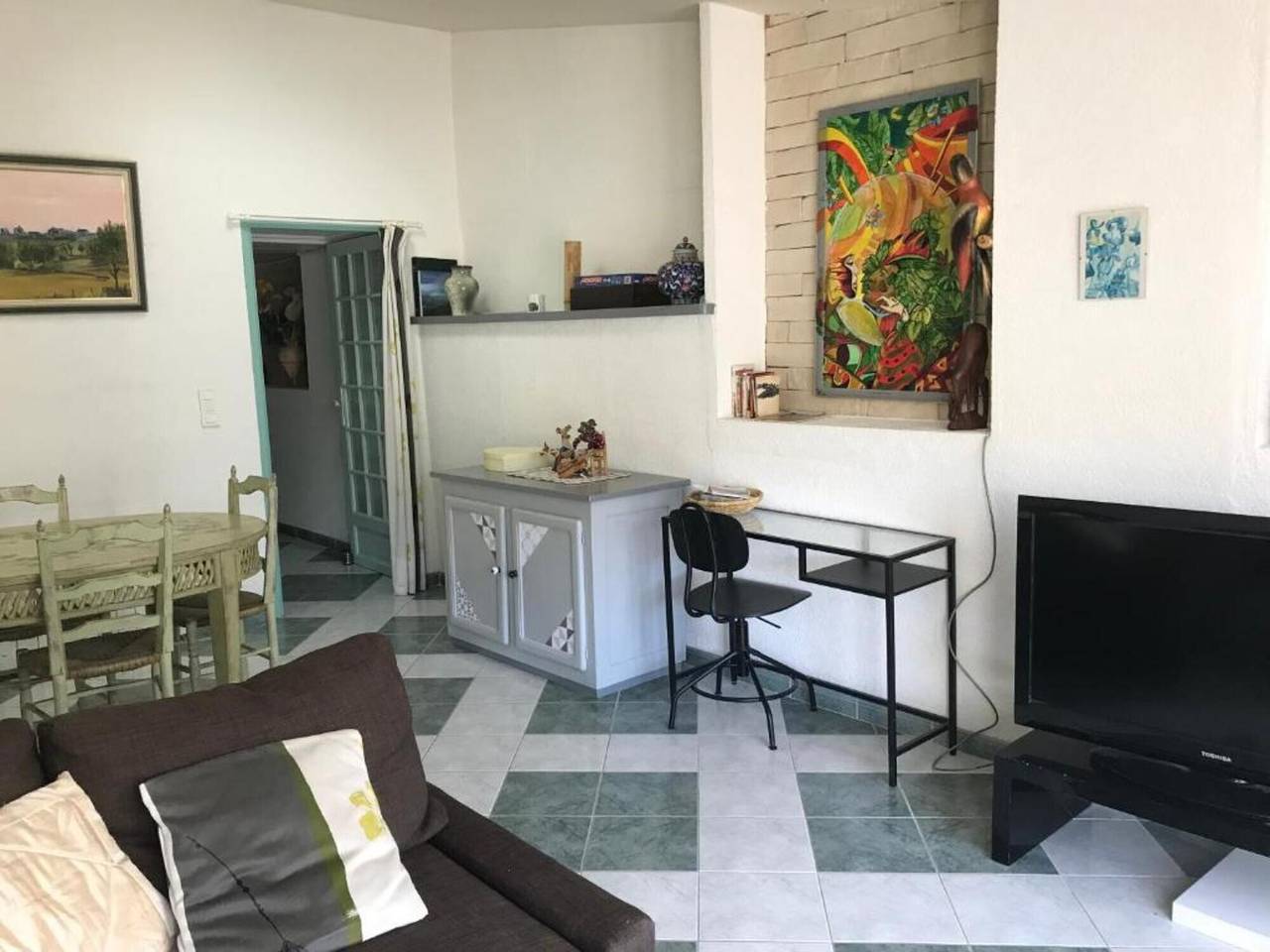 Appartement entier, Appartement 'Le Grenier D'annick' avec vue sur les montagnes, terrasse privée et Wi-Fi in Villefort, Parc national des Cévennes