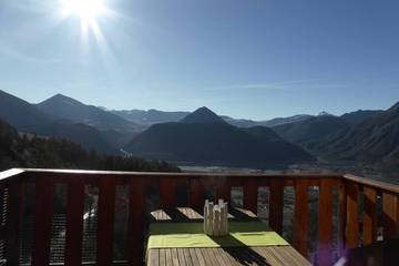 Maison de campagne pour 7 personnes, avec terrasse, animaux acceptés à Théus