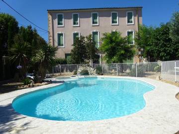 Gîte pour 3 personnes, avec piscine et jardin ainsi que vue et bassin pour enfant, adapté aux familles à Pomérols