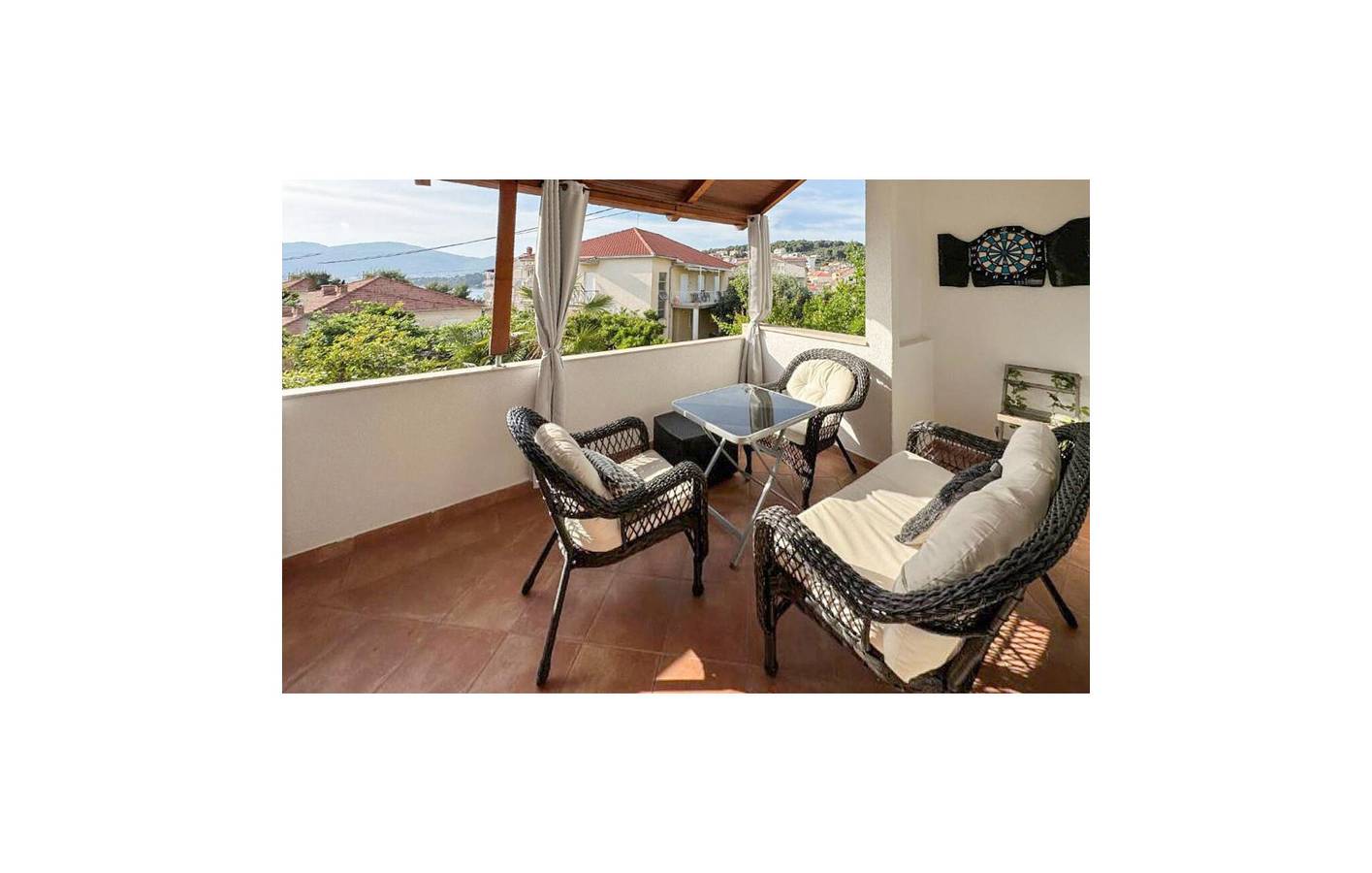 Appartement de vacances entier, Appartement avec vue panoramique, Wi-Fi, climatisation, cuisine et parking près de la plage in Okrug Gornji, Čiovo