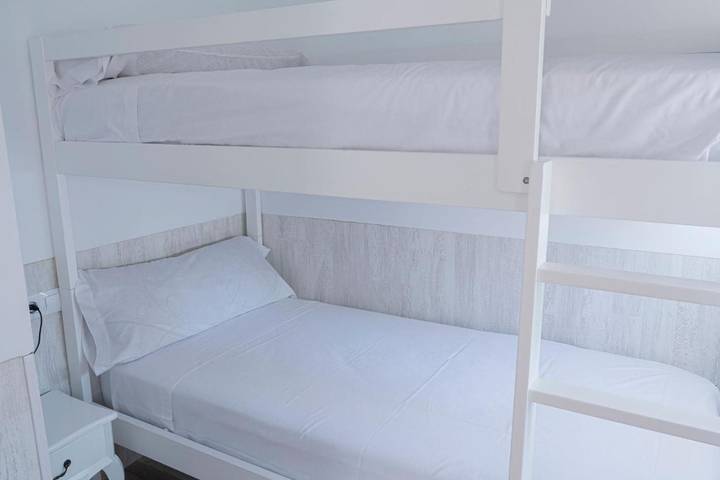 Gîte pour 39 personnes, avec piscine ainsi que vue et jardin à Las Navas del Marqués - 4