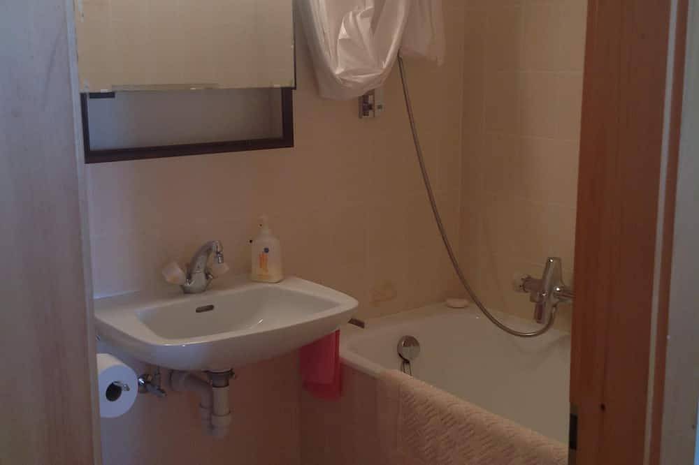 Appartement entier, Appartement de montagne confortable à Château d'Oex, 2 couchages in Château-d' Œx, Alpes occidentales