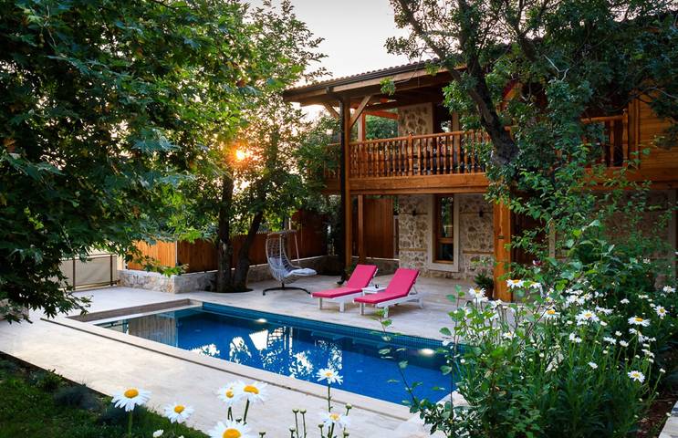 Villa pour 2 personnes, avec jacuzzi et terrasse ainsi que sauna et jardin dans Province d'Antalya