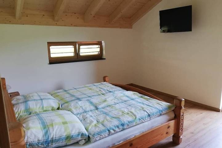 Ferienwohnung für 6 Personen, mit Balkon und Garten in Böbrach