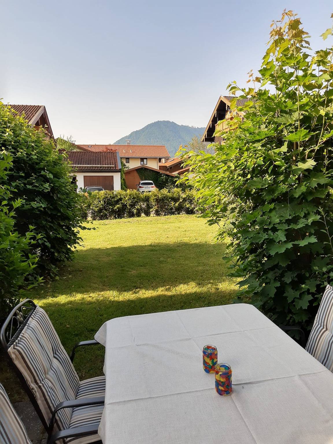 Ganze Ferienwohnung, Ferienwohnung Berg & Wiese inkl. Chiemgaukarte - Ferienwohnung 75qm, Terrasse, 2 Schlafz., Wohnzimmer, Küche, 2 Badez., max. 4 P. in Ruhpolding, Bayerische Alpen