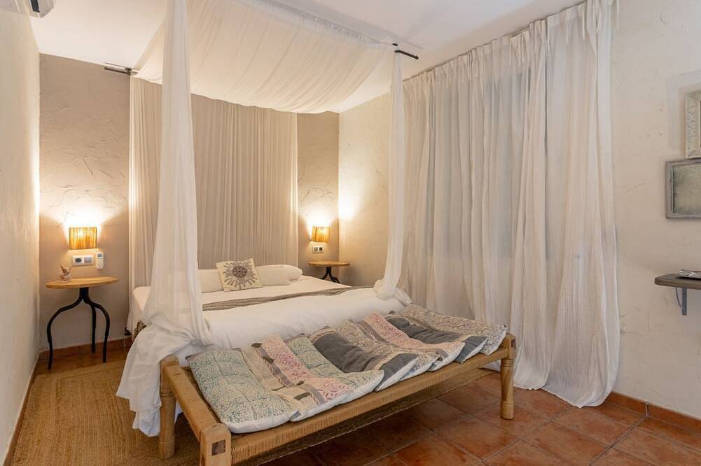 El Bancalito—A Farmhouse with a Pool for Groups in Orihuela, Costa Blanca