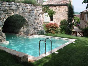 Gîte pour 4 personnes, avec terrasse et piscine, animaux acceptés dans le Tarn