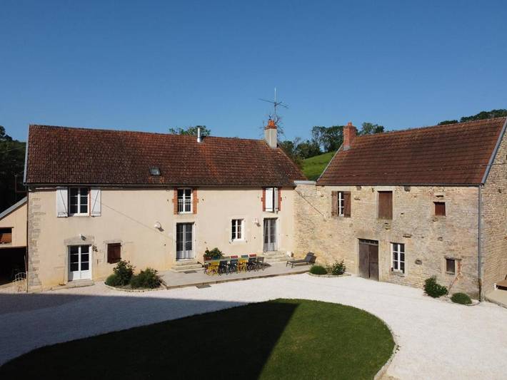 Location de vacances pour 10 personnes, avec Terrasse et Jardin à Bellenot-sous-Pouilly