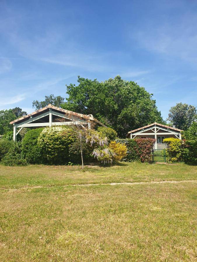 Location de vacances pour 6 personnes, avec vue ainsi que jardin et piscine, animaux acceptés à Saint-Andéol-de-Vals - 2