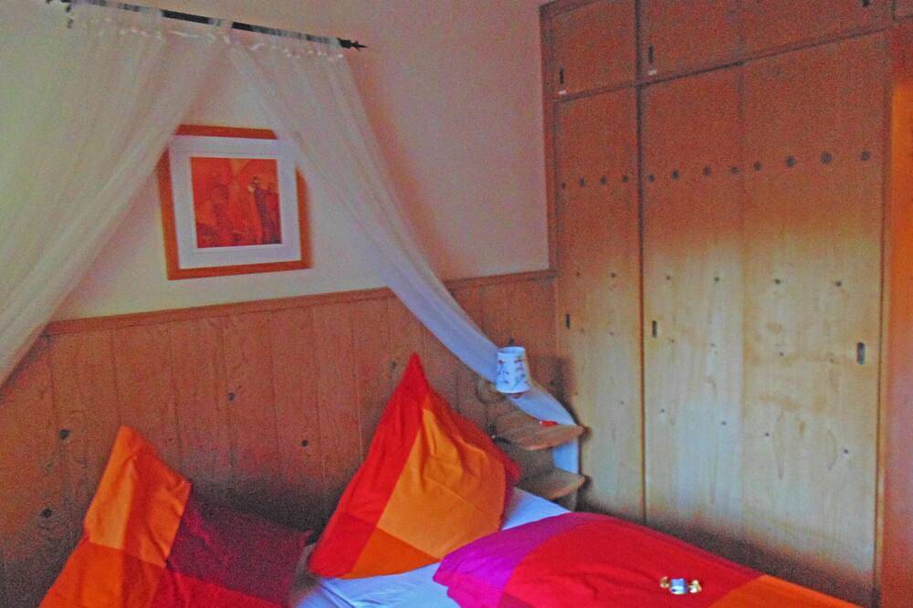 Ganze Wohnung, Ferienwohnung 46 qm separates Schlafzimmer und Süd-West-Balkon in Sachrang, Aschau im Chiemgau