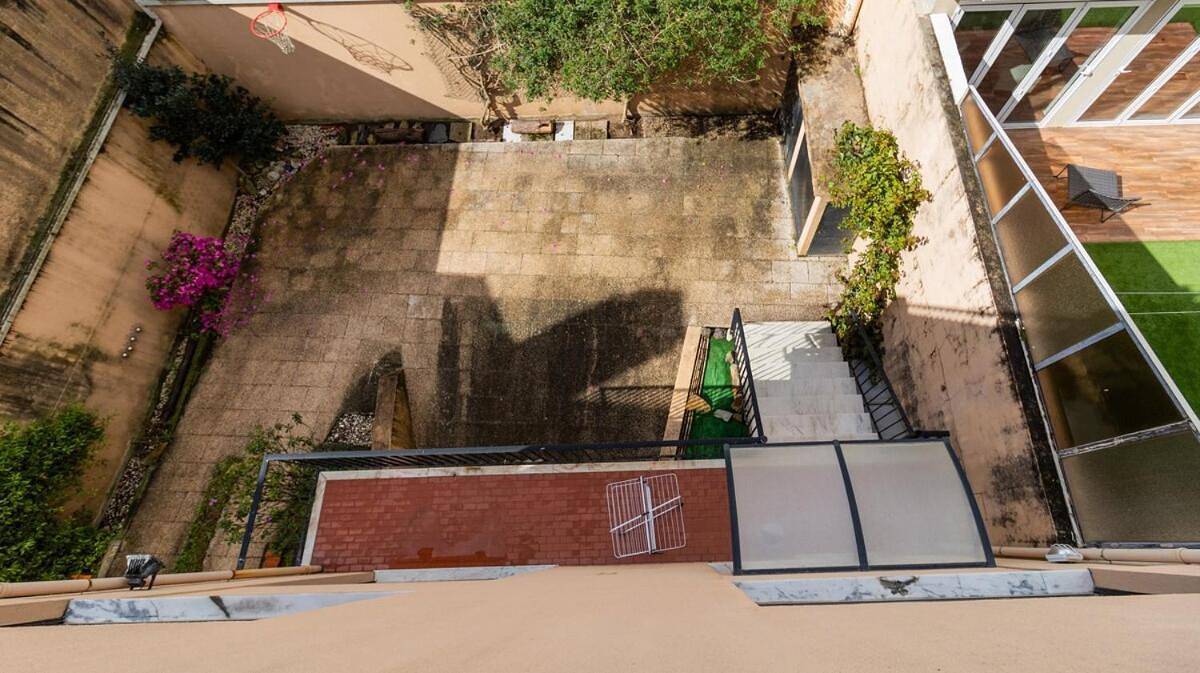 Four-Bedroom House in Aldoar, Oporto