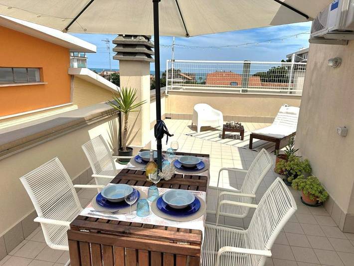 Ferienwohnung für 4 Personen, mit Terrasse und Ausblick in Porto Sant'Elpidio