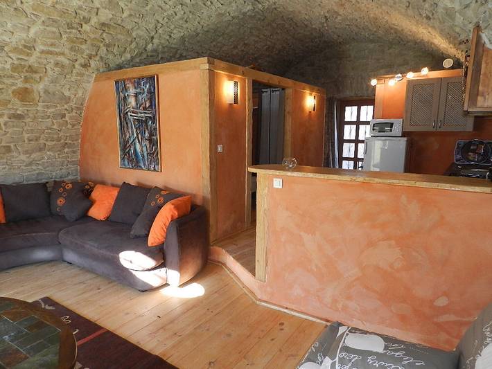 Gîte pour 4 personnes, avec terrasse ainsi que piscine et jardin dans l' Aveyron - 2