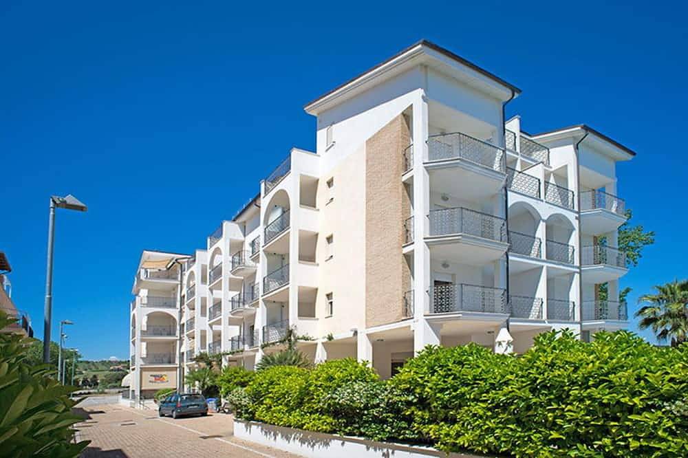 Entire apartment, Tortoreto Apartment close to the sea, Ac,wi -fi in Tortoreto Lido, Tortoreto Region