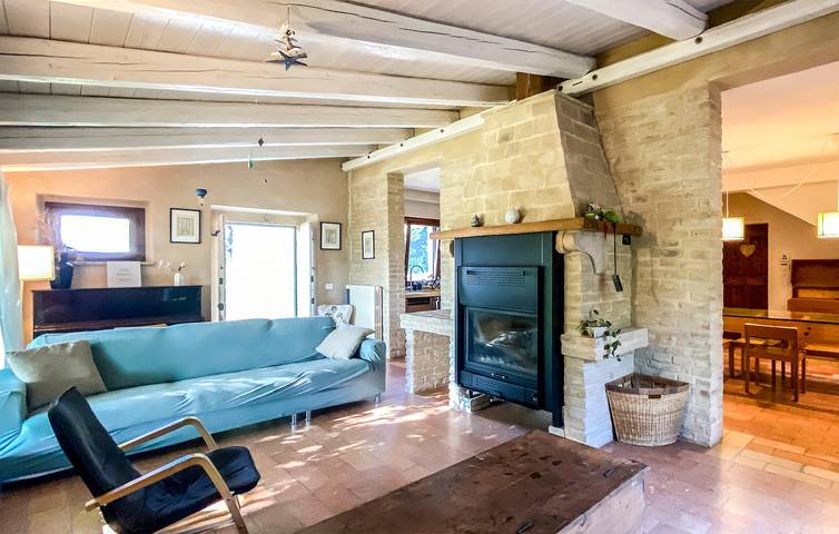 Casa vacanza per 9 persone con terrazza in Mombaroccio, Valle del Metauro