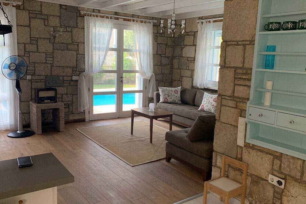 Vacation villa in Cesme, Turkey with private pool and 150 mt to the beach. in Cesme, Izmir Province