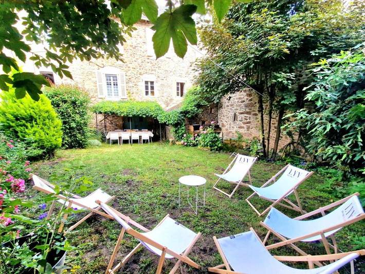 Location de vacances pour 10 personnes, avec bassin pour enfant ainsi que vue et jardin, animaux acceptés à Salmiech - 3