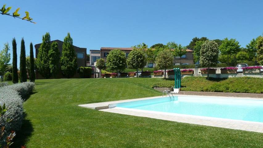 Hôtel pour 2 personnes, avec Terrasse et Jardin ainsi que Piscine et Vue