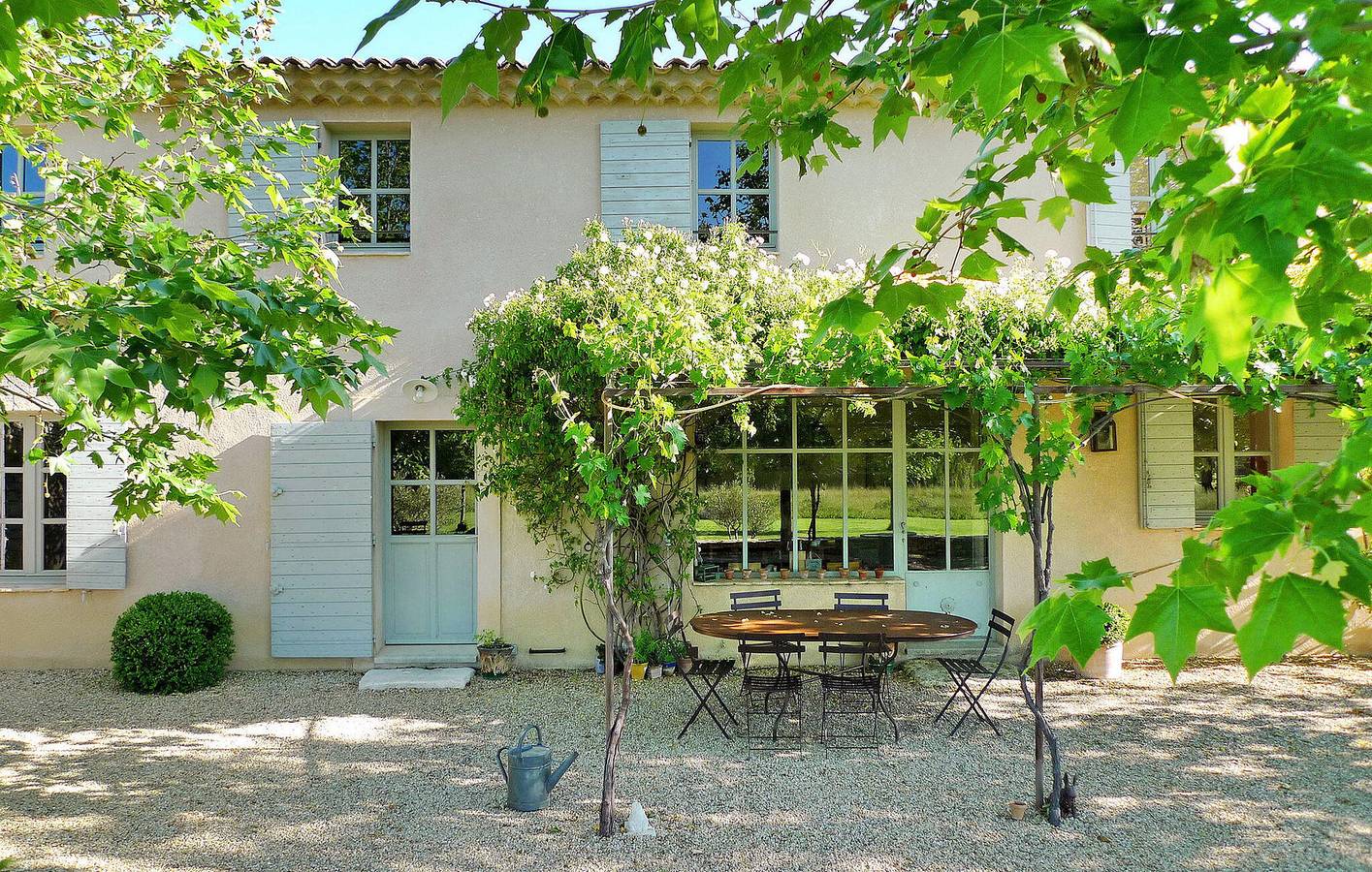 Riverside Retreat : Appartement spacieux avec piscine et Internet in Aix-en-Provence, Région d'Aix-en-Provence