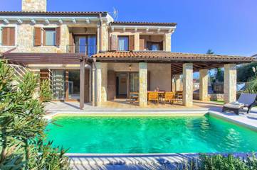 Villa für 7 Personen, mit Pool und Garten, kinderfreundlich auf Krk