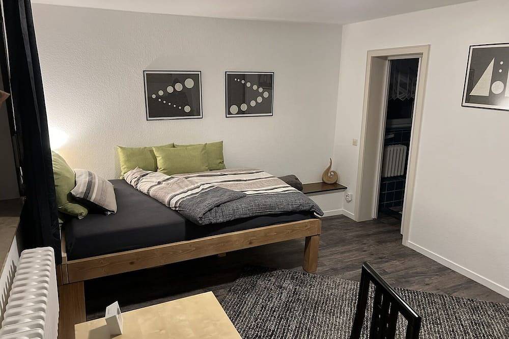 Apartamento entero, Modern 1-room apartment with large kitchen, Wlan, nature reserve forest in Remscheid, Condado del Monte