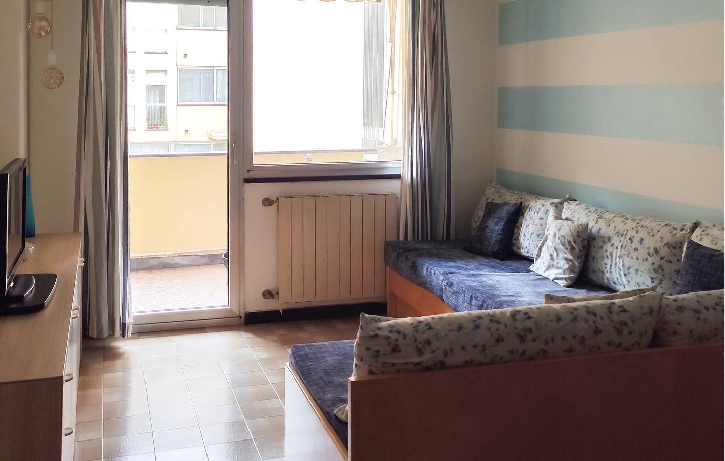 Ganze Ferienwohnung, Appartement am Strand mit Parkplatz, AC, Terrasse und Küche in Lavagna, Lavagna Gemeinde
