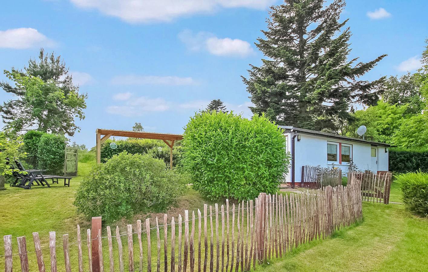 Gemütliches Strandapartment mit Parkplatz, Terrasse & WiFi in Putbus, Rügen