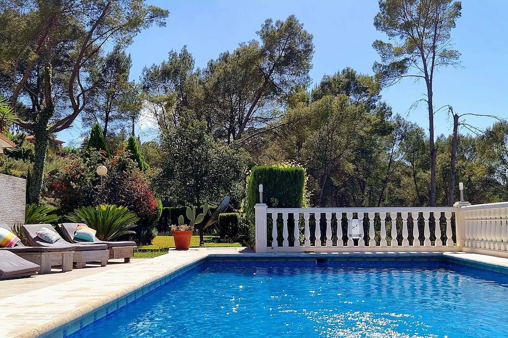 Gran villa con piscina cerca de la hermosa ciudad, ideal para familias y grupos in Genovés (desambiguación), Provincia de Valencia