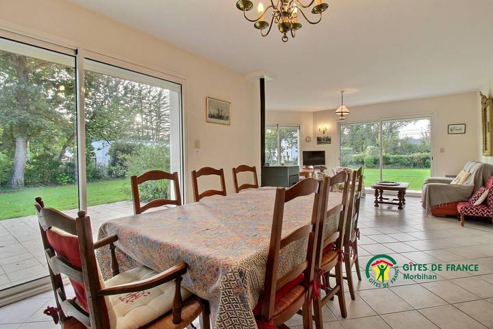 Gîte pour 8 personnes, avec jardin et terrasse à Le Tour-du-Parc - 3