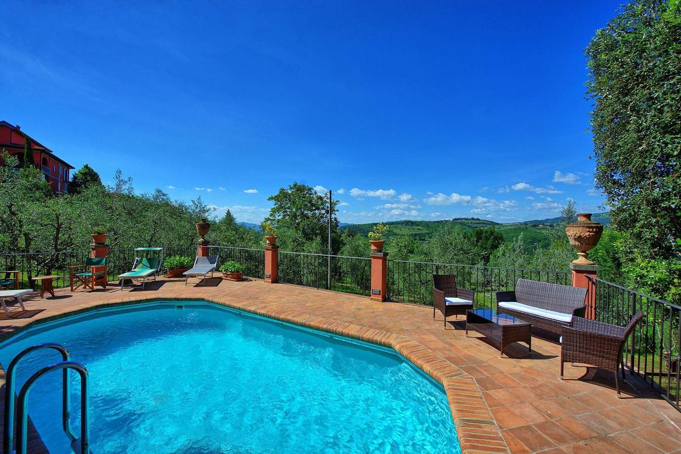 Villa für 6 Personen mit Balkon in Donnini, Reggello