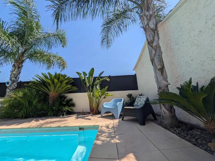 Gîte pour 6 personnes, avec Terrasse ainsi que Piscine et Vue à Solliès-Pont - 4