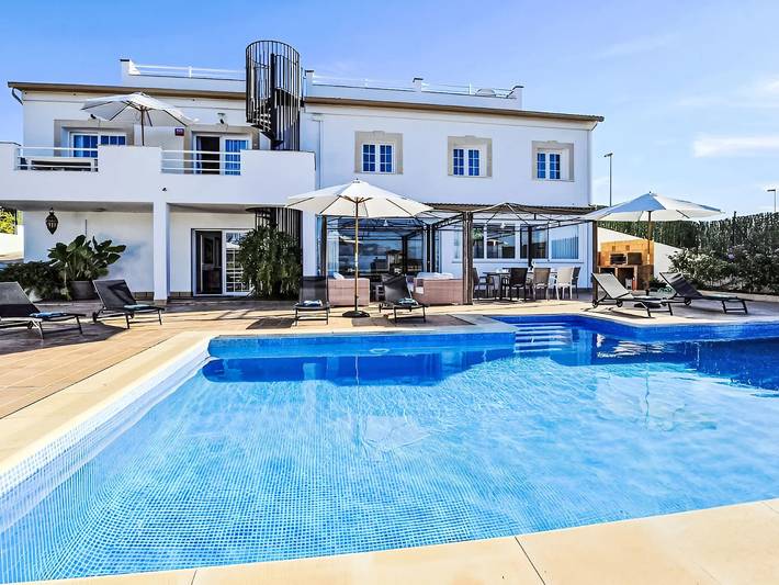Ferienhaus für 8 Personen, mit Balkon und Terrasse sowie Pool in Sa Torre