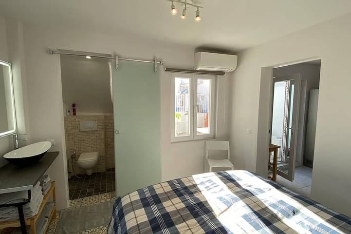 Ronnies Beach House, nice 2 bedroom house with a big rooftop with great seaview in Playa del Palo, Malaga