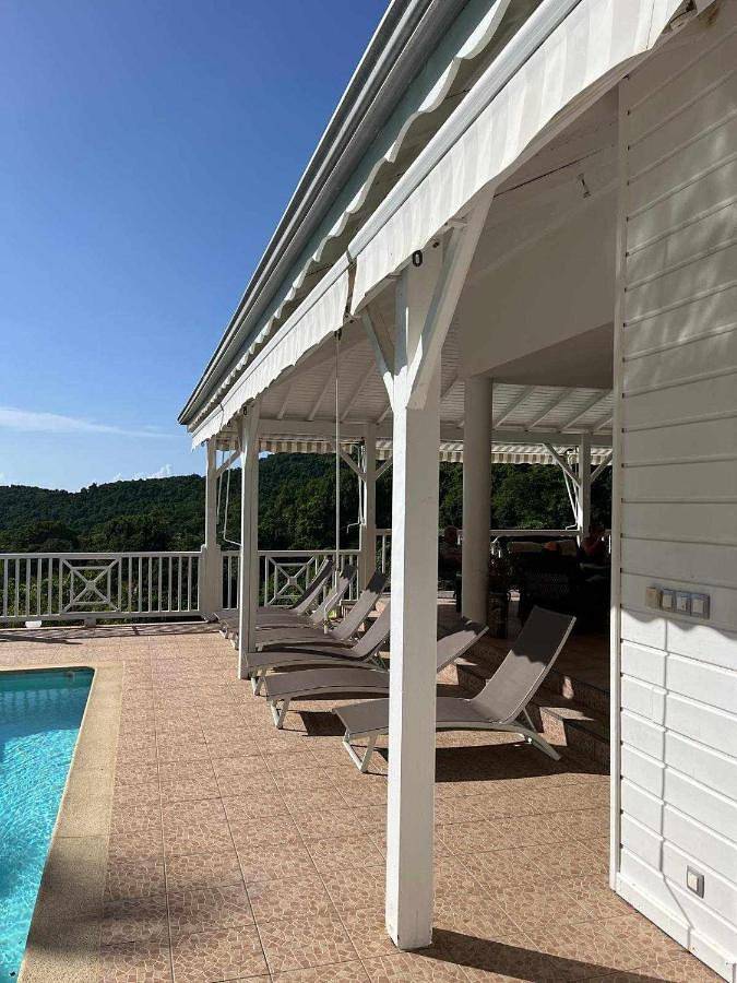 Villa pour 3 personnes, avec jardin et piscine, animaux acceptés à Deshaies - 2