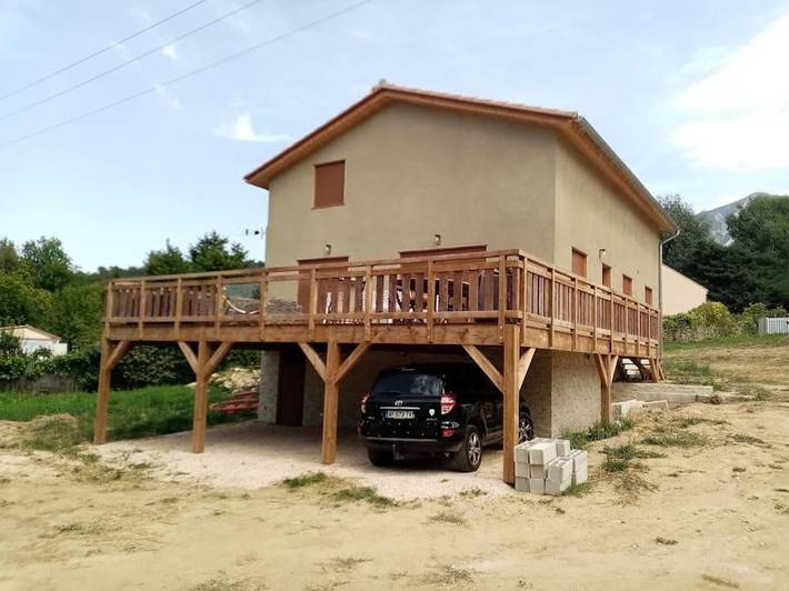 Maison de campagne pour 12 personnes, avec jardin et vue, adapté aux familles à Fillols