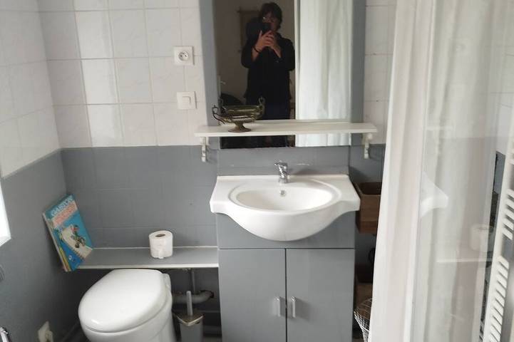Pleasant 1-bedroom townhome in charming Bruère-Allichamps in Bruère-Allichamps, Saint-Amand-Montrond