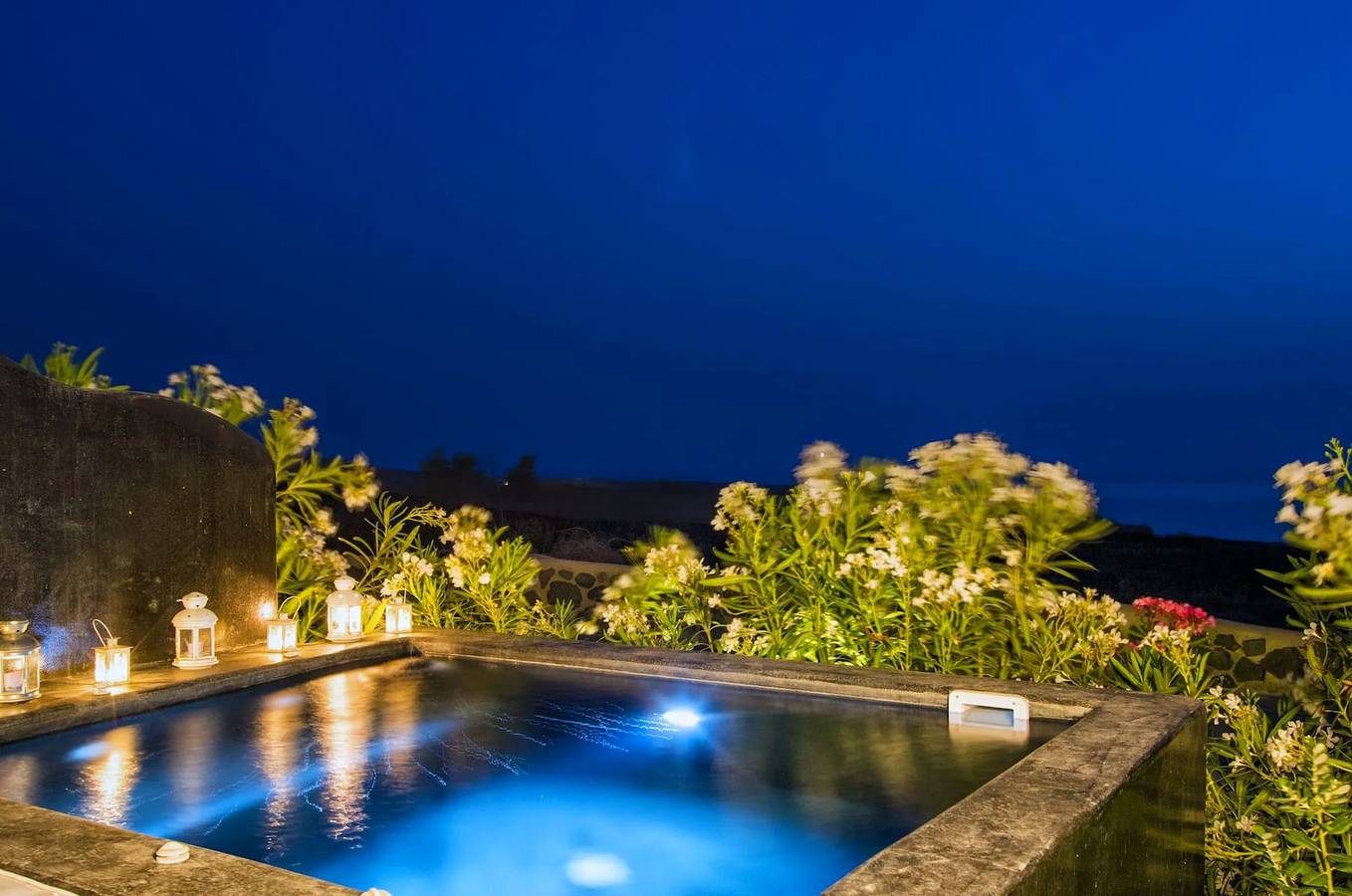 Wonderful Oia Sunset & Sea view Villa | Private Heated Spa Jacuzzi | Villa Topaz | 2 Bedroom Villa | Access to shared pools in Ormos Ammoudiou, Santorini