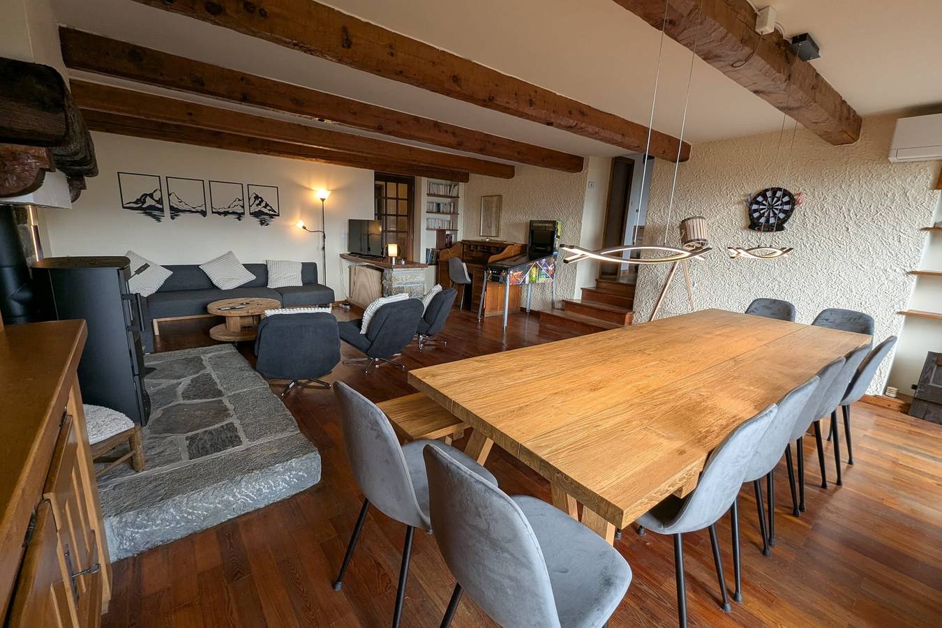 Large family home near lake and resorts in Saint-André-d'Embrun, Nationalpark Écrins