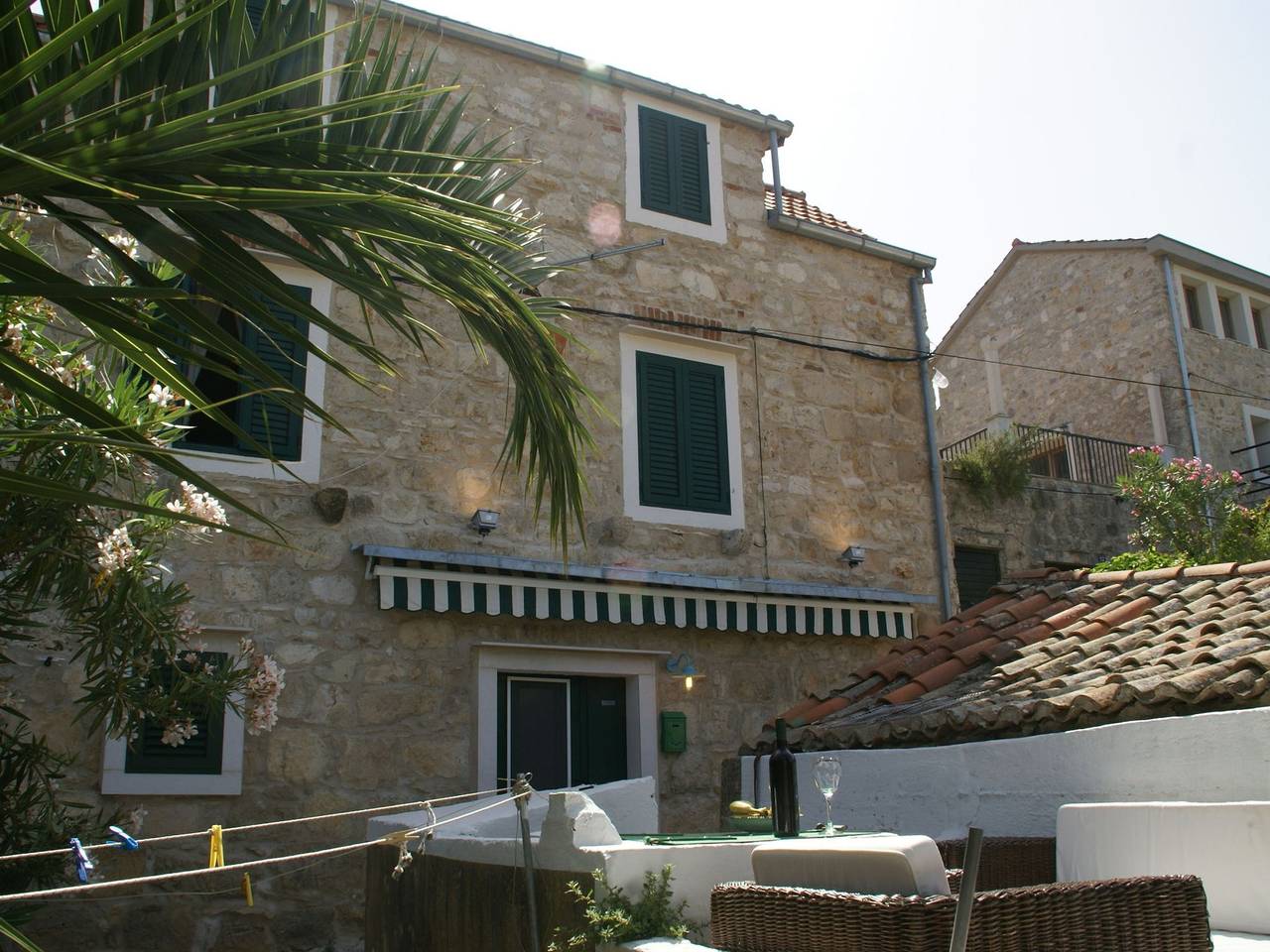 Ganze Wohnung, Traditional house with two apartments in Old Town Vis, beach 5 mins in Vis Stadt, Vis