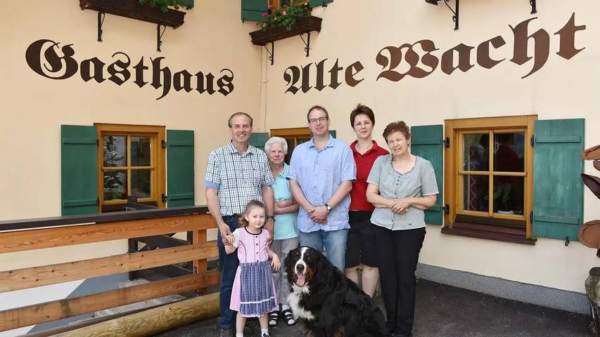 Ferienwohnung für 3 Personen, mit Sauna und Terrasse sowie Garten, mit Haustier in Jochberg - 3