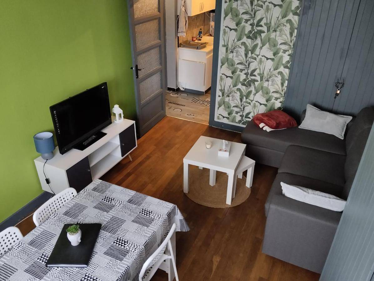 Appartement entier, One-Bedroom Apartment in Sombernon, Région de Dijon
