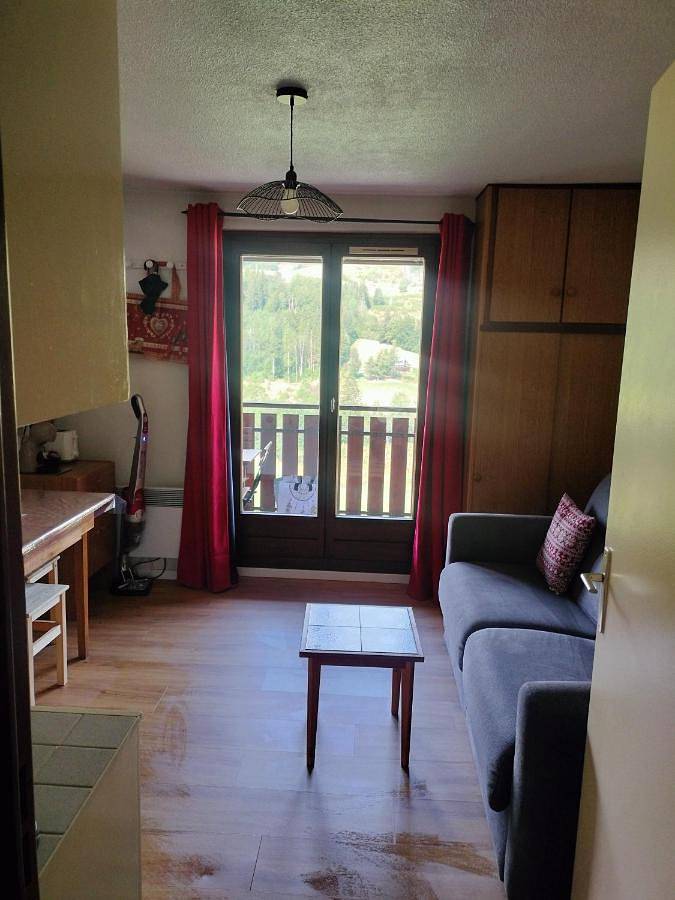 Appartement entier, Appartement dans le Jura 4 personnes in Mijoux, Parc naturel régional du Haut-Jura