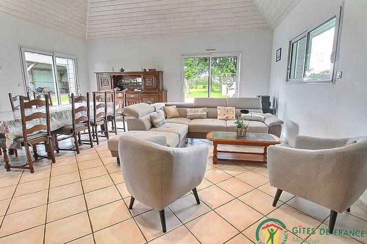 Gîte pour 8 personnes, avec terrasse et jardin, animaux acceptés à Caden - 3