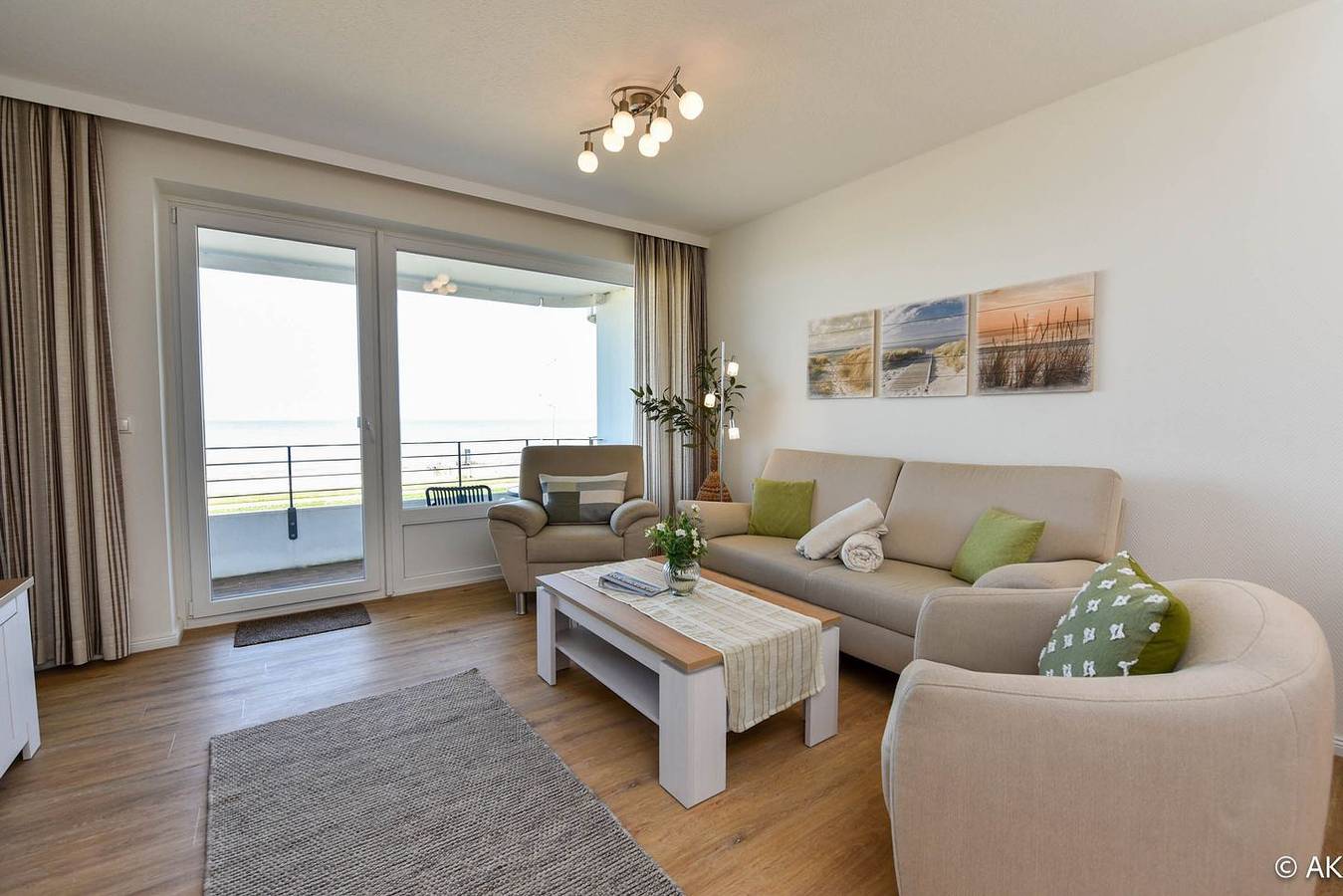 Ganze Wohnung, Wohnung Nr. 11 im Haus Nautilus mit direkter Seesicht auf das Wattenmeer in Duhnen, Cuxhaven