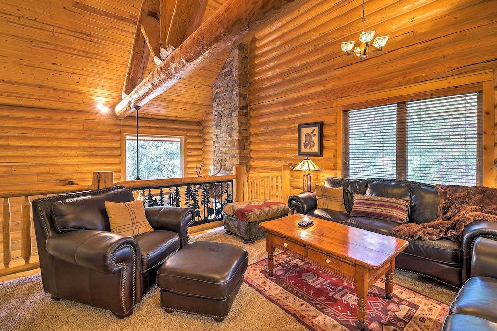Log Cabin for 11 Guests in McCall, Payette Lake