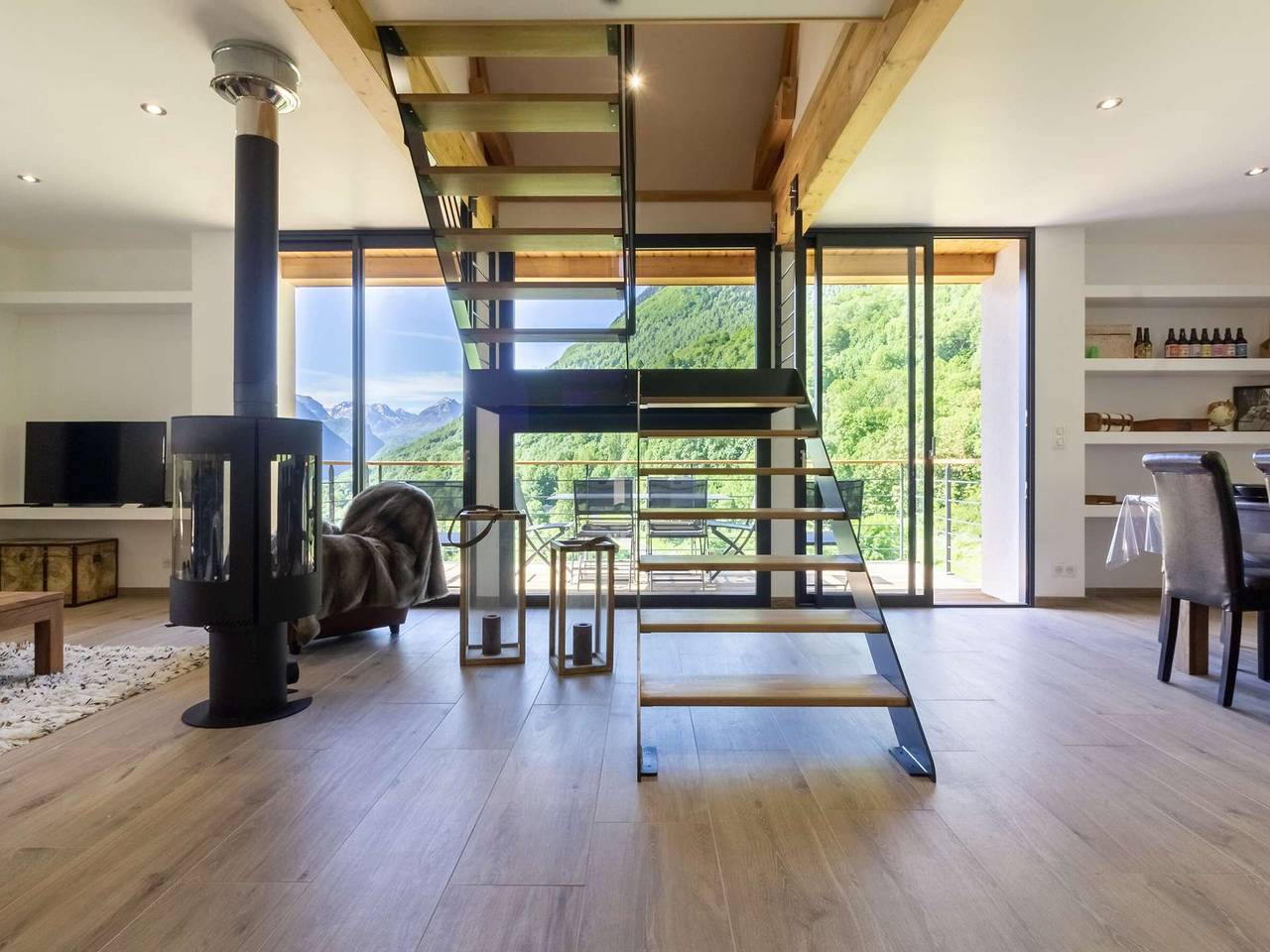 Maison neuve à Grust pour 12 personnes, 4 chambres, Wifi, parking, linge et ménage inclus in Grust, Parc national des Pyrénées