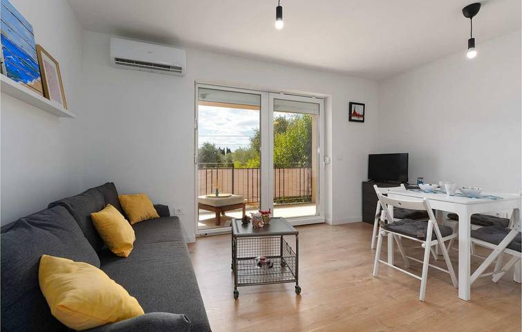 Appartement de vacances entier, Appartement confortable avec terrasse, Wi-Fi et parking près de la Pizzeria Capri in Tar (Croatia), Tar-Vabriga